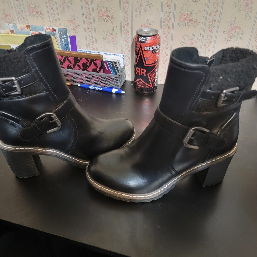Women's boots